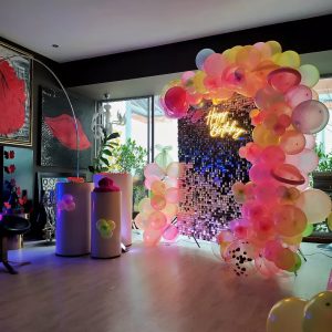 Decoración de cumpleaños Neón cortina