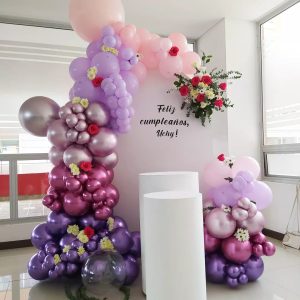 Decoracion de cumpleaños mampara con flores